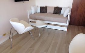Petit Apartment En Avenida Belgrano